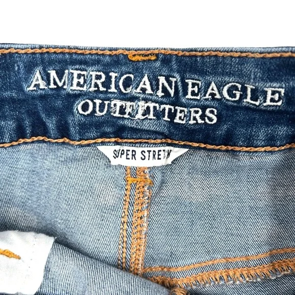 American Eagle Hi-Rise Shortie Super Stretch Distressed Denim Shorts Size 10 - Picture 4 of 6